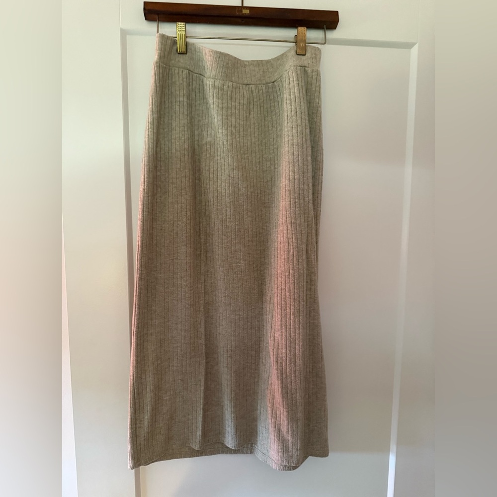 Beige/Tan Women's Ribbed Stretch Skirt